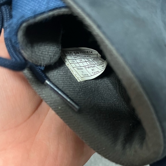 UGG Canoe Waterproof Chukka Boots 1105181K Leather Navy Blue Kids sz 2 - Picture 6 of 8